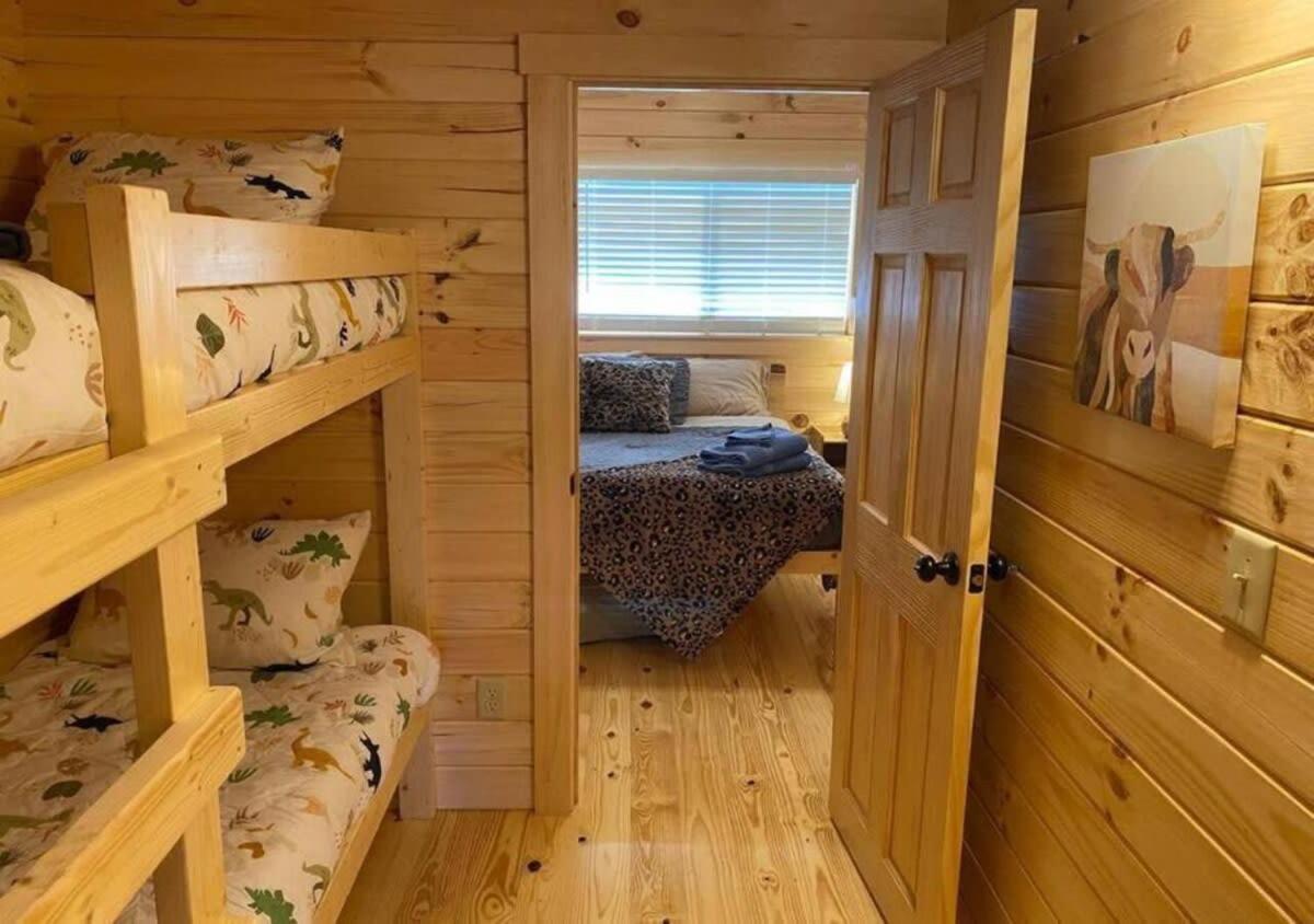 Serene 1Br Cabin Near Nc Z00 With Loft & Waterview Asheboro Exterior photo