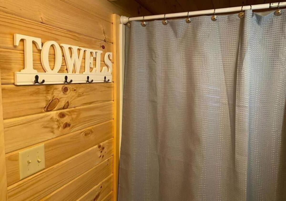 Serene 1Br Cabin Near Nc Z00 With Loft & Waterview Asheboro Exterior photo